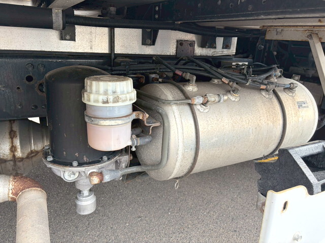 三菱ふそうファイターアルミウイング中型（4t）[写真32]