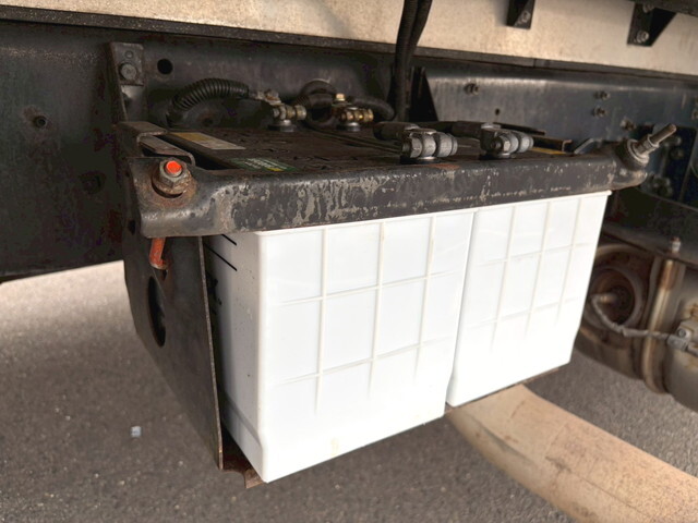 三菱ふそうファイターアルミウイング中型（4t）[写真34]