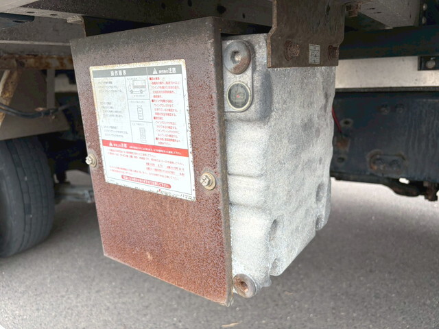 三菱ふそうファイターアルミウイング中型（4t）[写真35]