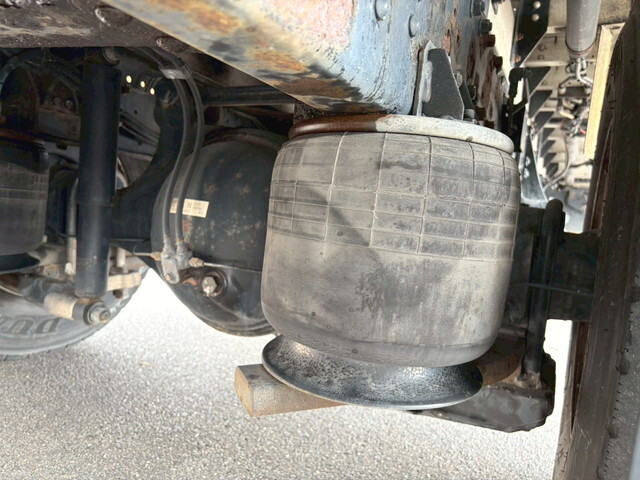 三菱ふそうファイターアルミウイング中型（4t）[写真37]