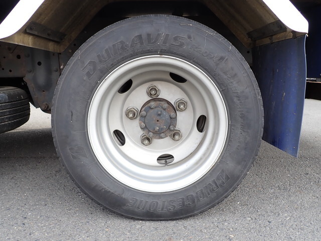 いすゞエルフ冷凍車（冷蔵車）小型（2t・3t）[写真13]