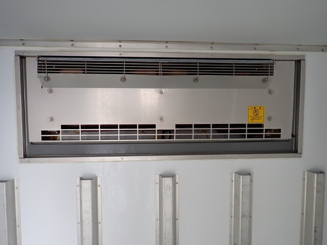 いすゞエルフ冷凍車（冷蔵車）小型（2t・3t）[写真14]