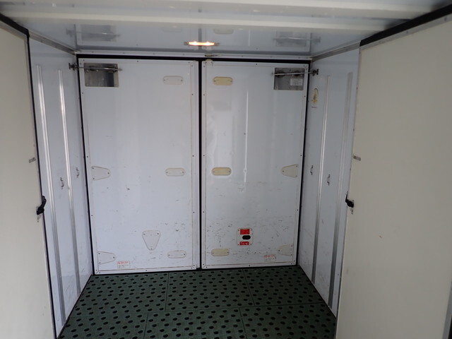 いすゞエルフ冷凍車（冷蔵車）小型（2t・3t）[写真22]