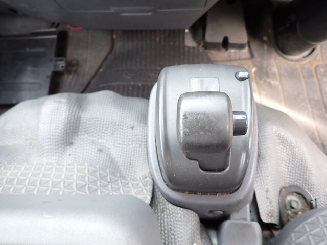 いすゞエルフ冷凍車（冷蔵車）小型（2t・3t）[写真28]