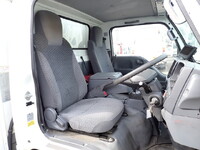 いすゞエルフ冷凍車（冷蔵車）小型（2t・3t）[写真32]