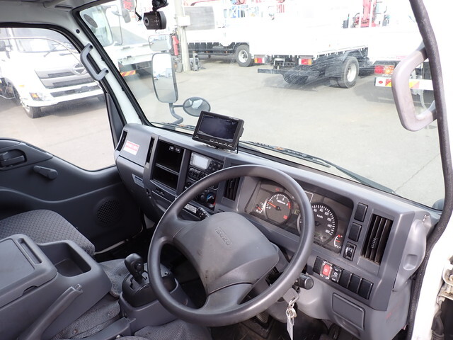 いすゞエルフ冷凍車（冷蔵車）小型（2t・3t）[写真32]