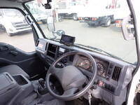 いすゞエルフ冷凍車（冷蔵車）小型（2t・3t）[写真33]