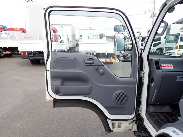 いすゞエルフ冷凍車（冷蔵車）小型（2t・3t）[写真33]