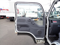 いすゞエルフ冷凍車（冷蔵車）小型（2t・3t）[写真34]