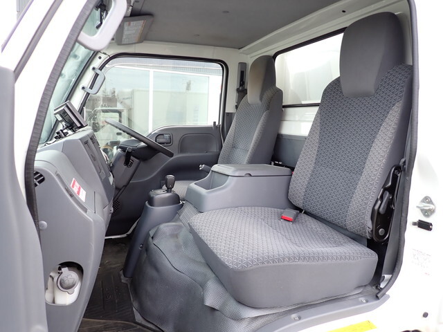 いすゞエルフ冷凍車（冷蔵車）小型（2t・3t）[写真34]