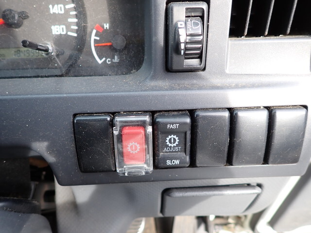 いすゞエルフ冷凍車（冷蔵車）小型（2t・3t）[写真37]