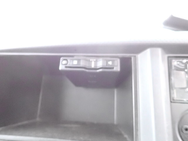 いすゞエルフ冷凍車（冷蔵車）小型（2t・3t）[写真38]