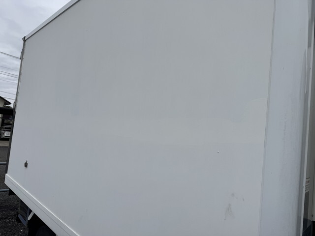 いすゞエルフ冷凍車（冷蔵車）小型（2t・3t）[写真06]