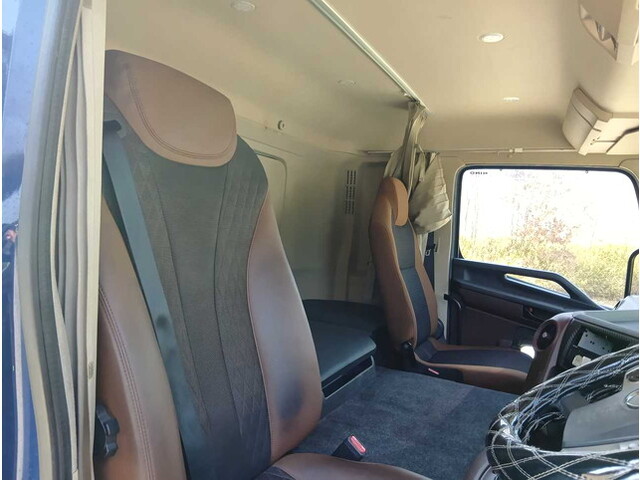 日野プロフィアアルミブロック大型（10t）[写真18]