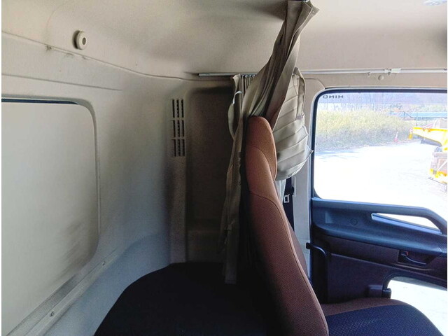 日野プロフィアアルミブロック大型（10t）[写真27]