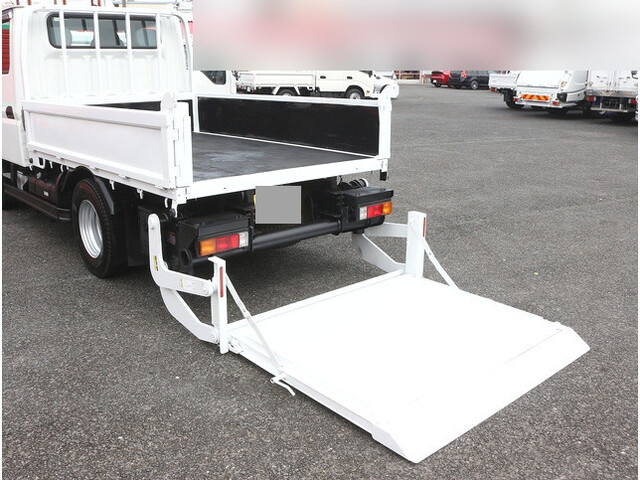 三菱ふそうキャンターダブルキャブ（Wキャブ）小型（2t・3t）[写真10]