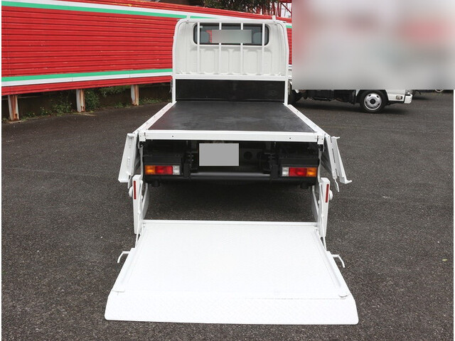 三菱ふそうキャンターダブルキャブ（Wキャブ）小型（2t・3t）[写真11]