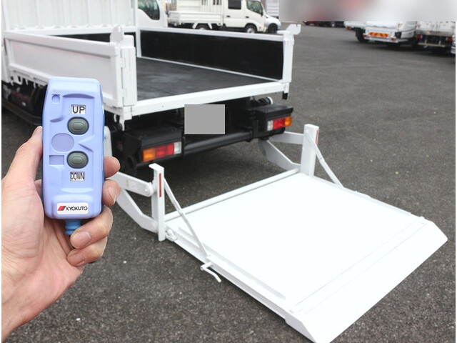 三菱ふそうキャンターダブルキャブ（Wキャブ）小型（2t・3t）[写真15]