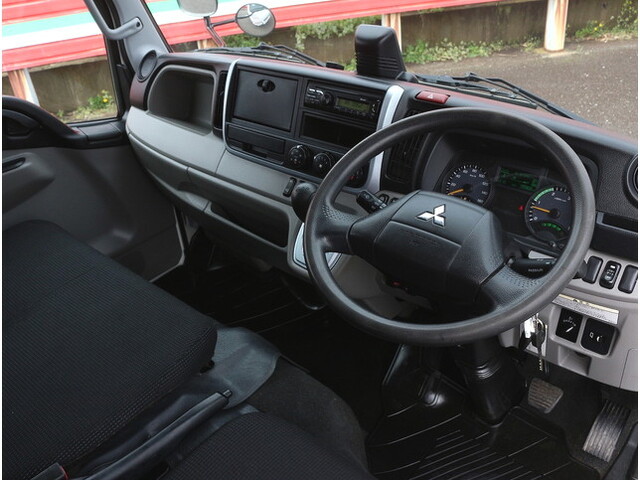 三菱ふそうキャンターダブルキャブ（Wキャブ）小型（2t・3t）[写真16]