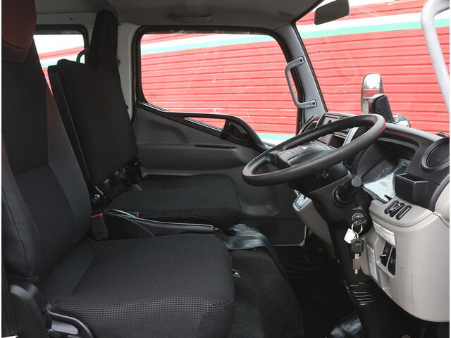 三菱ふそうキャンターダブルキャブ（Wキャブ）小型（2t・3t）[写真17]