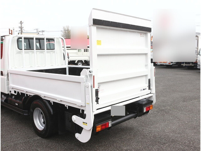 三菱ふそうキャンターダブルキャブ（Wキャブ）小型（2t・3t）[写真02]