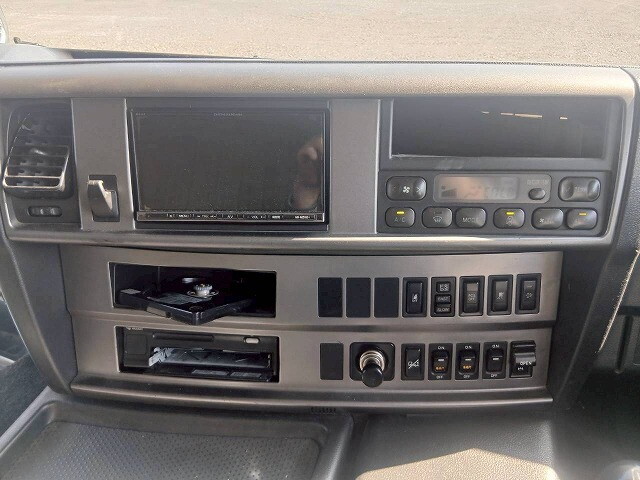 日野プロフィア平ボディ大型（10t）[写真17]