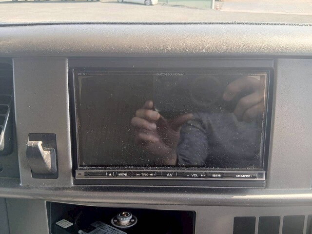 日野プロフィア平ボディ大型（10t）[写真18]