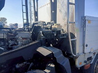 日野プロフィア平ボディ大型（10t）[写真23]