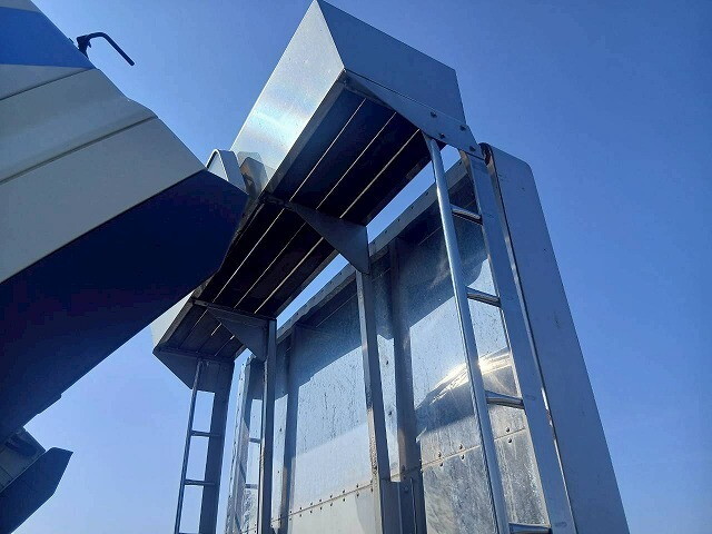 日野プロフィア平ボディ大型（10t）[写真23]