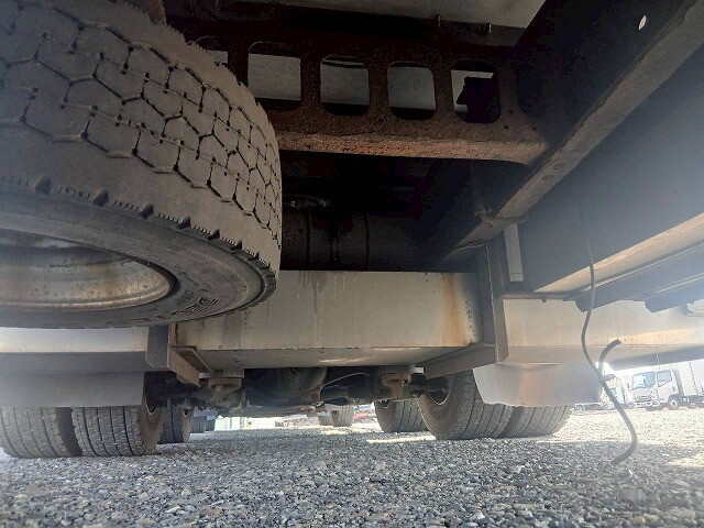 日野プロフィア平ボディ大型（10t）[写真29]