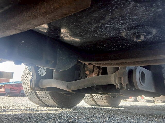 日野プロフィア平ボディ大型（10t）[写真33]