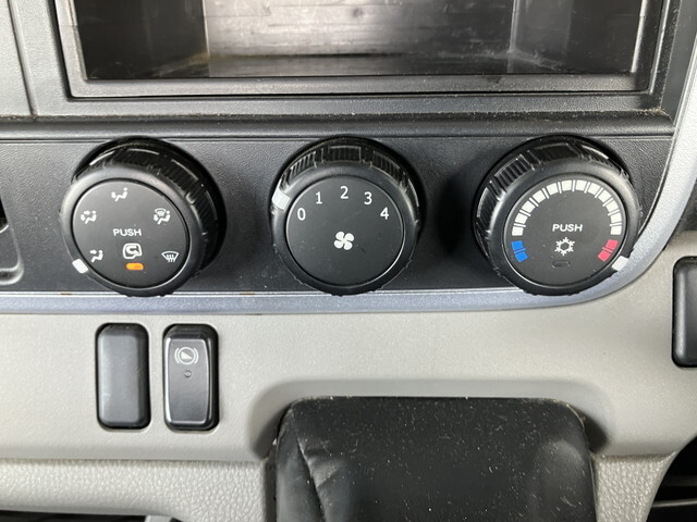 日産アトラス平ボディ小型（2t・3t）[写真36]