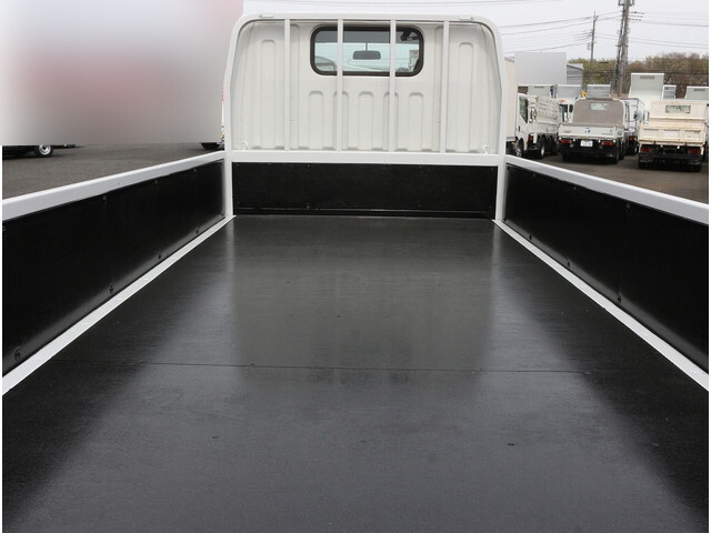 三菱ふそうキャンター平ボディ小型（2t・3t）[写真10]