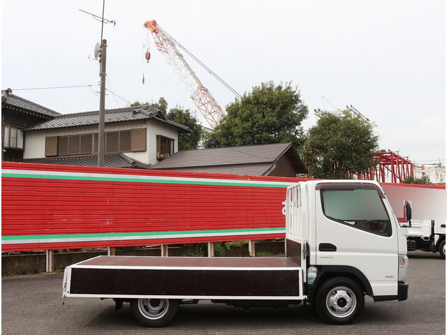 三菱ふそうキャンター平ボディ小型（2t・3t）[写真13]