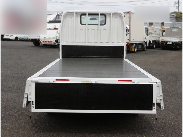 三菱ふそうキャンター平ボディ小型（2t・3t）[写真14]