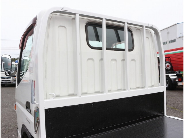 三菱ふそうキャンター平ボディ小型（2t・3t）[写真16]