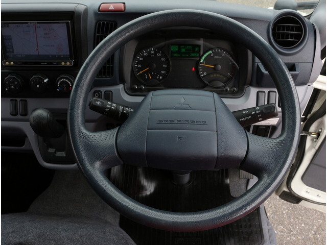 三菱ふそうキャンター平ボディ小型（2t・3t）[写真26]