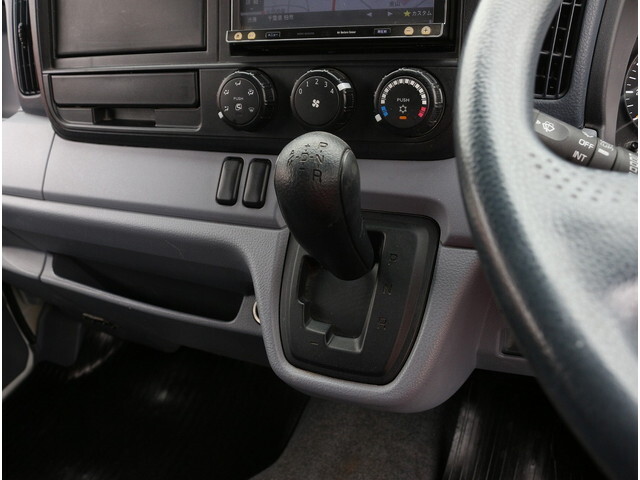 三菱ふそうキャンター平ボディ小型（2t・3t）[写真28]