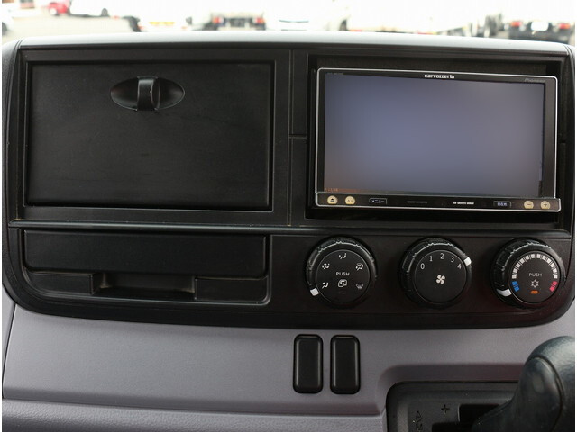 三菱ふそうキャンター平ボディ小型（2t・3t）[写真29]