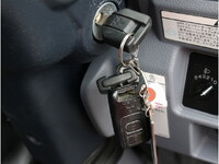 三菱ふそうキャンター平ボディ小型（2t・3t）[写真32]