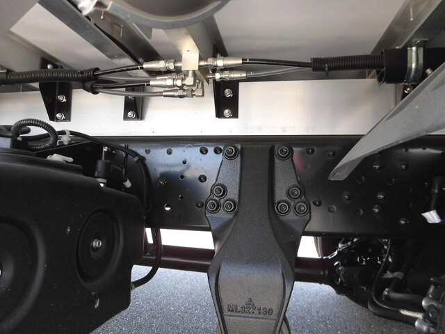 三菱ふそうファイターアルミウイング中型（4t）[写真14]