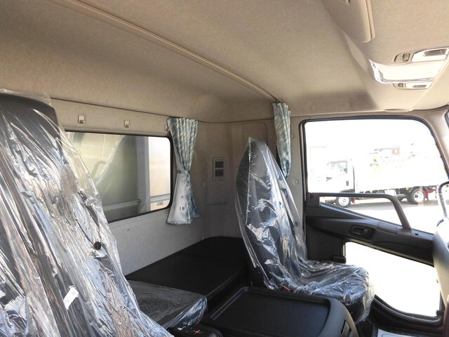 三菱ふそうファイターアルミウイング中型（4t）[写真18]