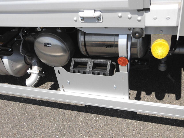 三菱ふそうファイターアルミウイング中型（4t）[写真29]