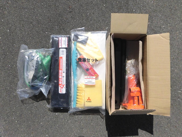 三菱ふそうファイターアルミウイング中型（4t）[写真30]