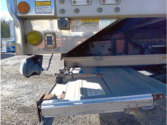 日野プロフィアアルミウイング大型（10t）[写真37]