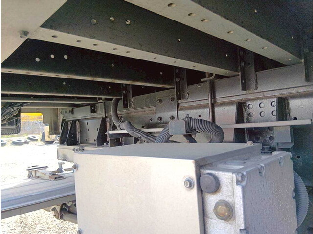 日野プロフィアアルミウイング大型（10t）[写真38]