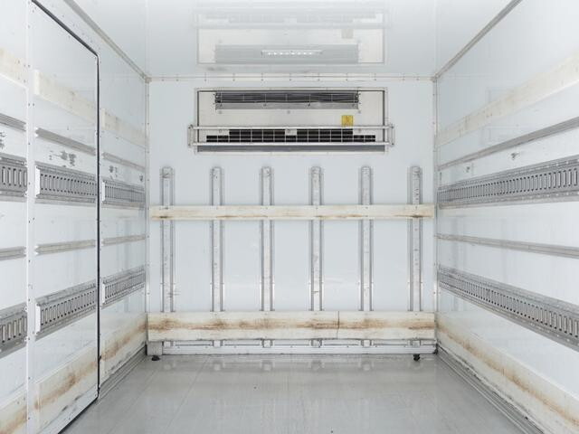 日野デュトロ冷凍車（冷蔵車）小型（2t・3t）[写真17]