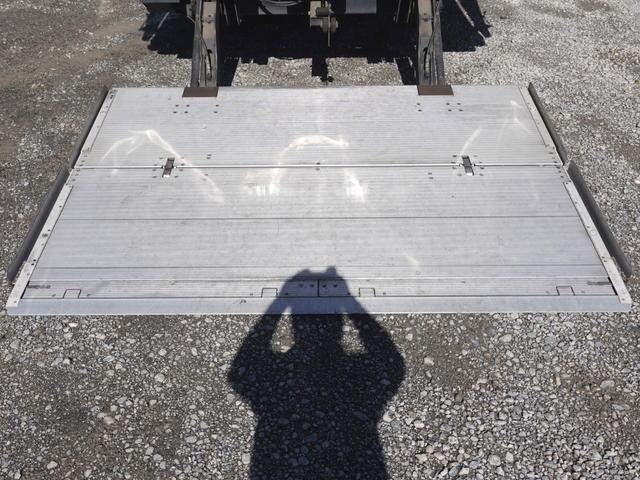 日野レンジャー冷凍車（冷蔵車）中型（4t）[写真10]