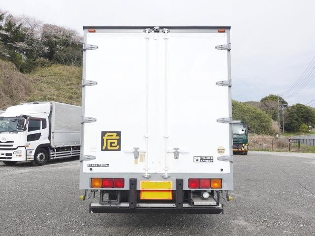 三菱ふそうファイターアルミウイング増トン（6t・8t）[写真02]