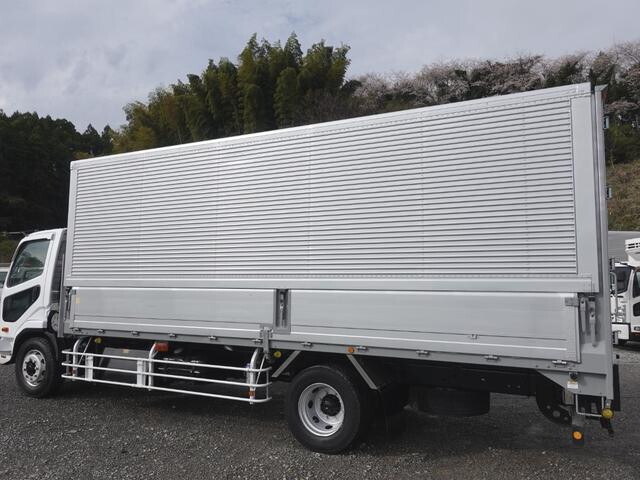 三菱ふそうファイターアルミウイング増トン（6t・8t）[写真09]